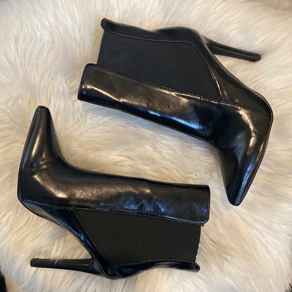 Black Pointy Toe Pull On Booties - image 2